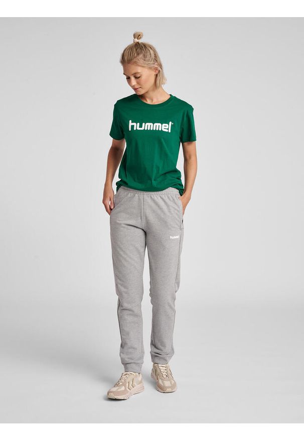Koszulka sportowa z krótkim rękawem damska Hummel Cotton Logo. Kolor: biały, wielokolorowy, zielony. Długość rękawa: krótki rękaw. Długość: krótkie