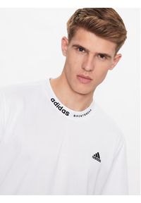 Adidas - adidas T-Shirt HY1285 Biały Loose Fit. Kolor: biały. Materiał: syntetyk
