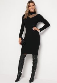 Born2be - Czarna Dzianinowa Sukienka Midi z Półgolfem i Siateczkowym Dekoltem z Cyrkoniami Faelinn. Okazja: na imprezę. Kolor: czarny. Materiał: dzianina. Styl: elegancki. Długość: midi #4