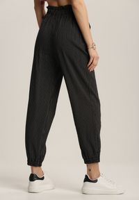 Renee - Czarne Spodnie Nethiphoia. Stan: podwyższony. Kolor: czarny. Materiał: bawełna. Długość: długie. Wzór: prążki, aplikacja #3