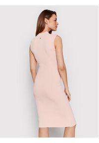 Guess Sukienka dzianinowa Marion W2YK63 Z2U00 Różowy Slim Fit. Kolor: różowy. Materiał: syntetyk