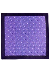 Modini - Fioletowa poszetka w niebieskie kwiatki E118. Kolor: wielokolorowy, fioletowy, niebieski. Wzór: kwiaty #1