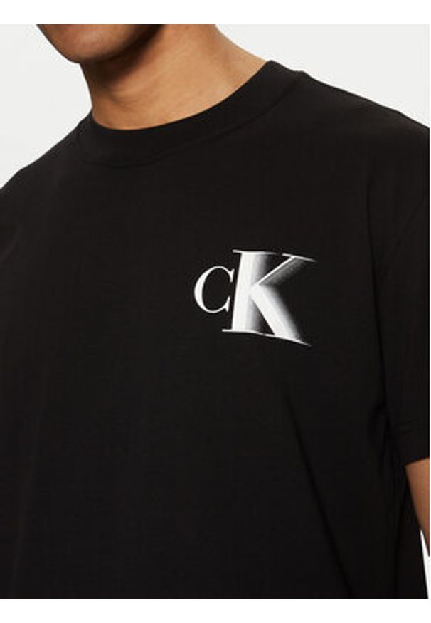 Calvin Klein Jeans T-Shirt J30J327475 Czarny Regular Fit. Kolor: czarny. Materiał: bawełna