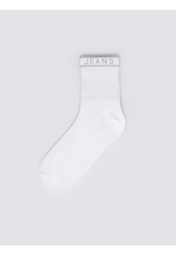 Big-Star - Skarpety damskie długie białe Bordi 101. Kolor: biały. Materiał: elastan, bawełna, materiał, poliamid, jeans. Wzór: napisy