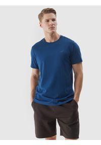 4f - T-shirt regular gładki męski - denim. Okazja: na co dzień. Kolor: niebieski. Materiał: denim. Długość rękawa: krótki rękaw. Długość: krótkie. Wzór: gładki. Styl: casual, sportowy #1