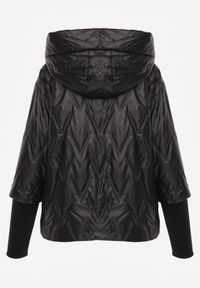 Renee - Czarna Pikowana Kurtka z Kapturem z Materiałem na Rękawach Grigoria. Okazja: na co dzień. Typ kołnierza: kaptur. Kolor: czarny. Materiał: materiał. Długość rękawa: długi rękaw. Styl: casual, elegancki #7