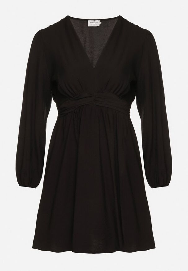 Born2be - Czarna Rozkloszowana Sukienka z Marszczeniem w Talii i Dekoltem w Serek Salindea. Okazja: na co dzień. Typ kołnierza: dekolt w serek. Kolekcja: plus size. Kolor: czarny. Długość rękawa: długi rękaw. Typ sukienki: dla puszystych. Styl: casual, elegancki