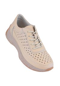 Skórzane półbuty damskie ażurowe beżowe Sergio Leone SP013. Kolor: beżowy. Materiał: skóra. Szerokość cholewki: normalna. Wzór: ażurowy #1