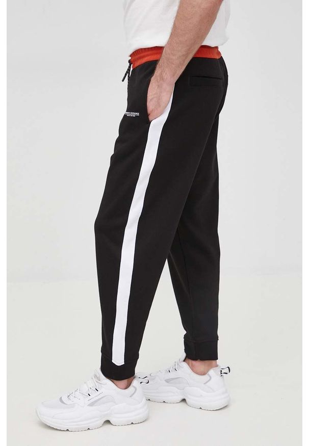Armani Exchange spodnie dresowe bawełniane 3LZPLA.ZJ4XZ męskie kolor czarny z nadrukiem. Kolor: czarny. Materiał: bawełna, dresówka. Wzór: nadruk
