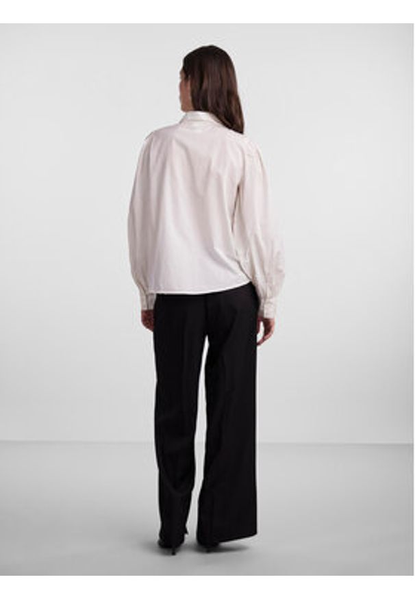 YAS Koszula 26030881 Biały Regular Fit. Kolor: biały. Materiał: bawełna