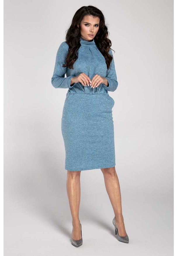 Nommo - Niebieska Sukienka Mini z Półgolfem. Kolor: niebieski. Materiał: poliester, poliamid, wiskoza. Długość: mini