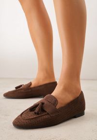 Born2be - Ciemnobrązowe Ażurowe Mokasyny VICES Ozdobione Frędzlami Catiana. Okazja: na co dzień, do pracy. Kolor: brązowy. Materiał: jeans. Wzór: ażurowy, aplikacja. Styl: casual, elegancki #1