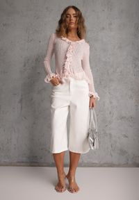 Renee - Różowa Bluzka z Wiskozą w Prążki z Falbanami Chionolis. Okazja: na co dzień. Kolor: różowy. Materiał: wiskoza. Wzór: prążki. Styl: casual #4