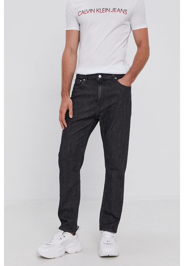 Calvin Klein Jeans - Jeansy Dad Jeans. Kolor: czarny