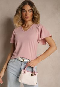 Renee - Różowa Bluzka Ozdobiona Rozkloszowanymi Rękawami Sunetha. Okazja: na co dzień. Typ kołnierza: dekolt w kształcie V. Kolor: różowy. Materiał: jeans. Wzór: aplikacja. Styl: elegancki, casual #5