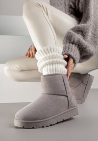 Born2be - Szare Wsuwane Śniegowce do Kostki z Imitacji Zamszu Atuvitta. Okazja: na co dzień. Zapięcie: bez zapięcia. Kolor: szary. Materiał: zamsz. Styl: casual #6