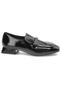 Czarne Półbuty Armodo Stylowe Buty Damskie. Okazja: na spotkanie biznesowe. Kolor: czarny. Materiał: lakier, skóra. Szerokość cholewki: normalna. Styl: elegancki