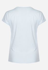 Born2be - Jasnoniebieska Bluzka T-shirt z Napisem na Przodzie Vanneli. Okazja: na co dzień. Kolor: niebieski. Materiał: materiał. Długość rękawa: krótki rękaw. Długość: krótkie. Wzór: napisy. Styl: casual #7