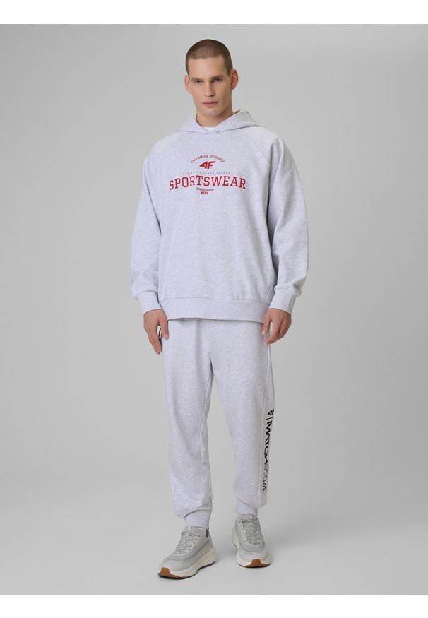 4f - 4F Bluza dresowa loose z kapturem męska - szara S. Okazja: na spacer, na co dzień, na uczelnię. Typ kołnierza: kaptur. Kolor: szary. Materiał: dresówka. Styl: casual, klasyczny