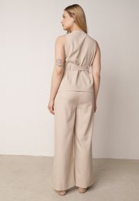 Born2be - Beżowy Komplet Garniturowy z Bawełną Spodnie i Kamizelka z Paskiem z Klamrą Danacine. Kolor: beżowy. Materiał: bawełna #2