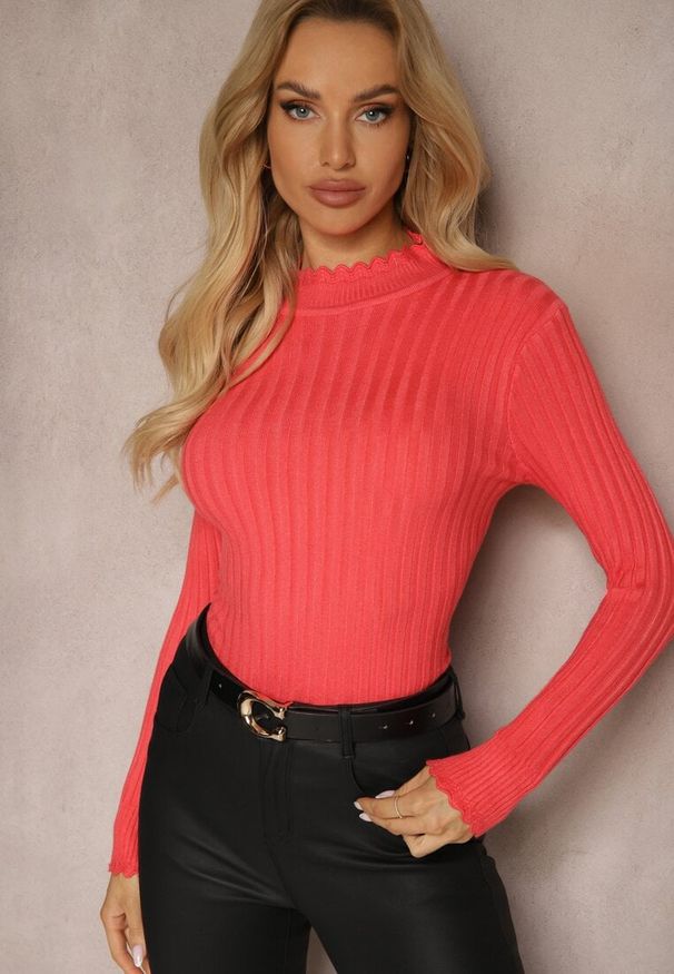 Renee - Różowy Golf z Prążkowanego Materiału z Dodatkiem Bawełny Mavanella. Typ kołnierza: golf. Kolor: różowy. Materiał: bawełna, materiał, prążkowany. Sezon: zima