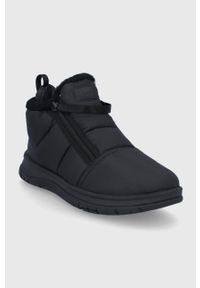 Ugg - UGG Śniegowce Lakesider Zip Puff kolor czarny. Nosek buta: okrągły. Kolor: czarny. Materiał: włókno, guma, wełna. Obcas: na obcasie. Wysokość obcasa: niski
