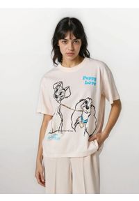 Sinsay - Bawełniana koszulka z nadrukiem Lady and the Tramp - kremowy. Kolor: kremowy. Materiał: bawełna. Wzór: nadruk #1