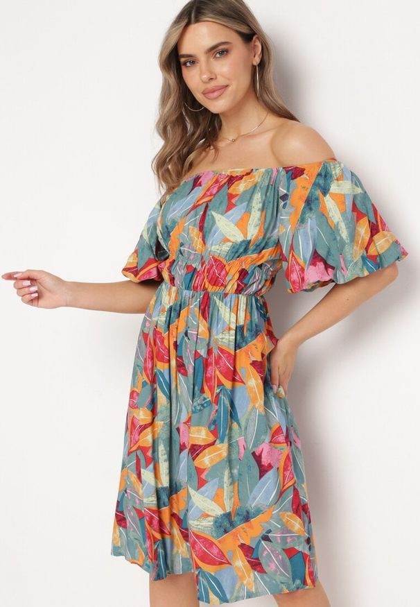 Born2be - Zielono-Pomarańczowa Wiskozowa Rozkloszowana Sukienka z Bufiastymi Rękawami i Elastyczną Gumką w Talii Biatala. Okazja: na co dzień. Kolor: zielony. Materiał: wiskoza. Typ sukienki: proste, rozkloszowane. Styl: elegancki, klasyczny, casual