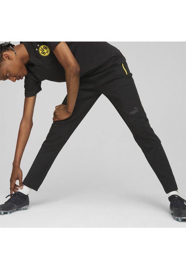 Puma - Spodnie dresowe Borussia Dortmund 2022/23. Kolor: czarny. Materiał: dresówka. Sport: piłka nożna