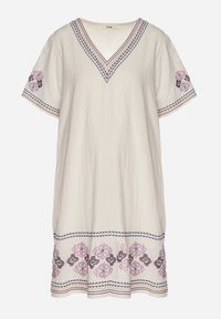 Born2be - Fioletowa Sukienka Bawełniana o Pudełkowym Fasonie Ozdobiona Haftami Tirkio. Okazja: na co dzień. Typ kołnierza: dekolt w kształcie V. Kolor: fioletowy. Materiał: bawełna. Wzór: aplikacja, haft. Styl: casual, elegancki #4