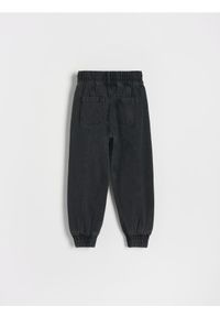 Reserved - Classic denim joggers - czarny. Kolor: czarny