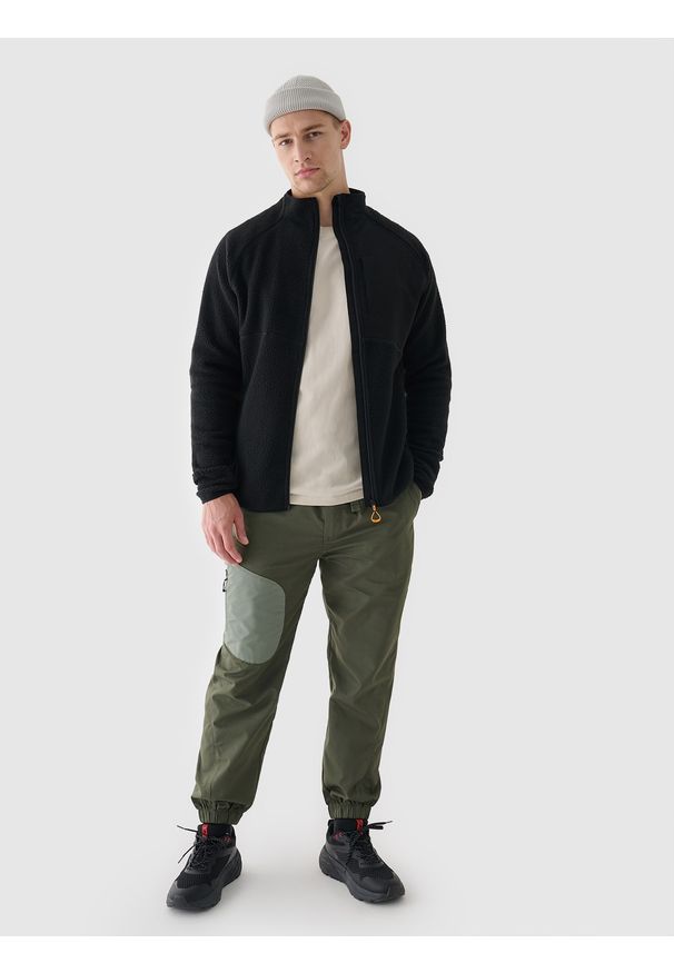 4f - 4F Polar sherpa ze stójką męski - czarny XXL. Typ kołnierza: kołnierzyk stójkowy. Kolekcja: plus size. Kolor: czarny. Materiał: polar. Długość rękawa: raglanowy rękaw. Sezon: zima. Sport: turystyka piesza, wspinaczka, narciarstwo, snowboard