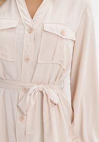 Born2be - Beżowa Bawełniana Sukienka Koszulowa Aravia. Kolor: beżowy. Materiał: bawełna. Długość rękawa: długi rękaw. Typ sukienki: koszulowe. Długość: mini #3