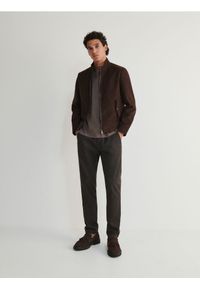 Reserved - Spodnie chino slim fit - ciemnobrązowy. Kolor: brązowy. Materiał: bawełna, tkanina