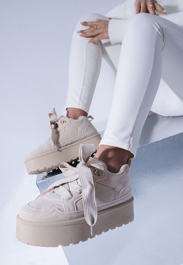 Renee - Beżowe Sneakersy Vices Stylizowane na Śniegowce na Platformie Obszyte Futerkiem Naleris. Kolor: beżowy. Materiał: futro. Obcas: na platformie