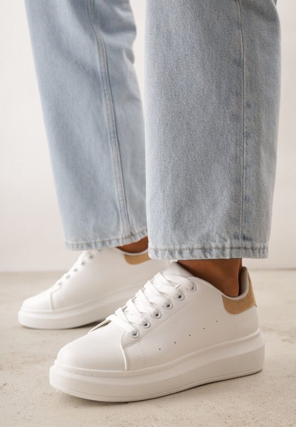 Born2be - Biało-Beżowe Sneakersy na Grubej Podeszwie Hypnotic. Okazja: na co dzień, na spacer. Kolor: biały. Materiał: dresówka. Sezon: lato. Sport: turystyka piesza