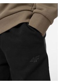 4f - 4F Spodnie dresowe 4FJAW23TTROM410 Czarny Regular Fit. Kolor: czarny. Materiał: bawełna #3