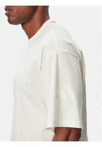 Adidas - adidas T-Shirt Soft Lux KB8095 Kremowy Regular Fit. Kolor: kremowy. Materiał: bawełna #2