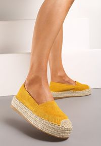 Renee - Żółte Casualowe Espadryle na Grubej Podeszwie Ozdobionej Plecionką Honorelle. Okazja: na co dzień. Kolor: żółty. Materiał: len, jeans. Wzór: aplikacja. Sezon: lato, wiosna. Styl: casual