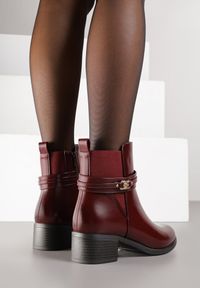 Born2be - Bordowe Botki Sztyblety z Metalicznymi Ozdobami Falavela. Okazja: na co dzień. Zapięcie: zamek. Kolor: czerwony. Wzór: aplikacja. Styl: casual, elegancki
