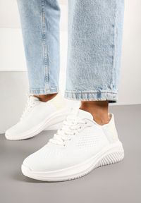 Born2be - Białe Buty Sportowe Sneakersy Siateczkowe na Piankowej Podeszwie Liltebis. Okazja: na co dzień. Kolor: biały. Materiał: jeans, materiał. Sezon: lato, wiosna