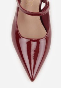 Born2be - Bordowe Sandały Lakierowane na Szpilce Vices ze Skórzaną Wkładką Ozdobione Paskami Vannith. Okazja: na spotkanie biznesowe, na imprezę. Nosek buta: szpiczasty. Zapięcie: pasek. Kolor: czerwony. Wzór: aplikacja. Materiał: skóra, lakier. Sezon: wiosna, lato. Obcas: na szpilce. Styl: biznesowy, elegancki, wizytowy #6
