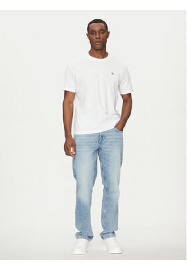 Calvin Klein Jeans T-Shirt Serif Font Graphic J30J327473 Biały Regular Fit. Kolor: biały. Materiał: bawełna