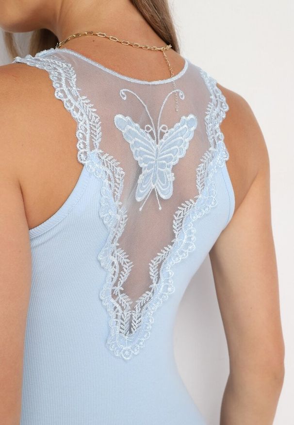 Born2be - Niebieska Taliowana Sukienka z Bawełny na Ramiączkach z Siateczkowym Wycięciem z Tyłu Vikisitta. Okazja: na co dzień. Kolor: niebieski. Materiał: bawełna. Długość rękawa: na ramiączkach. Typ sukienki: proste. Styl: casual, elegancki