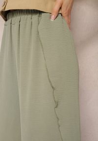 Renee - Zielone Luźne Spodnie z Rozcięciami na Boku Nogawek High Waist Voleri. Okazja: do pracy, na spacer. Stan: podwyższony. Kolor: zielony. Materiał: materiał. Styl: elegancki #5