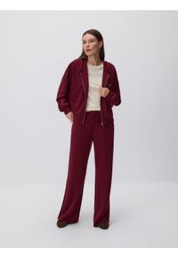 Reserved - Oversizowa bluza - bordowy. Kolor: czerwony. Materiał: dzianina. Wzór: gładki #1