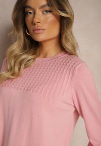 Renee - Różowy Sweter bez Zdobień o Luźnym Długim Fasonie Arferiava. Okazja: na co dzień. Kolor: różowy. Długość rękawa: długi rękaw. Długość: długie. Wzór: aplikacja. Styl: elegancki, casual #4