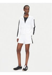 EA7 Emporio Armani Szorty materiałowe 7W000176 AF12643 U0002 Biały Regular Fit. Kolor: biały. Materiał: syntetyk