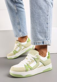 Born2be - Zielono-Białe Sneakersy z Jeansowymi Wstawkami Asailla. Kolor: zielony. Materiał: jeans. Wzór: aplikacja
