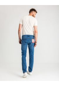 Wrangler - MESKIE SPODNIE WRANGLER RUSTLER REGULAR ABYSS BLUE 112356516 W100018376. Okazja: do pracy, na co dzień. Styl: elegancki, casual, klasyczny #6